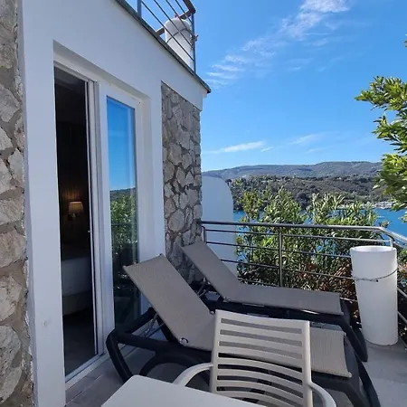 Plaza Porto Azzurro