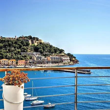 Hotel Plaza 4*