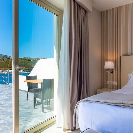 Hotell Plaza Porto Azzurro