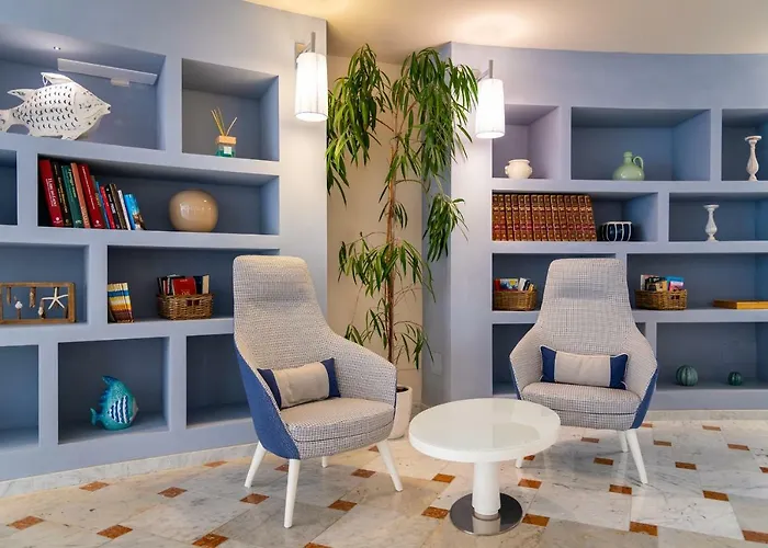 Plaza Ξενοδοχείο Porto Azzurro